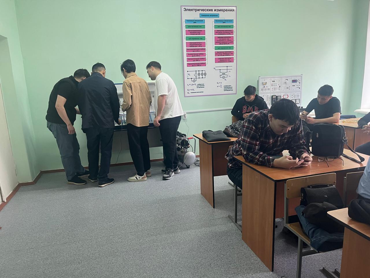 Электроэнергетика және еңбекті қорғау кафедрасында зертханалық олимпиада өтті — 8